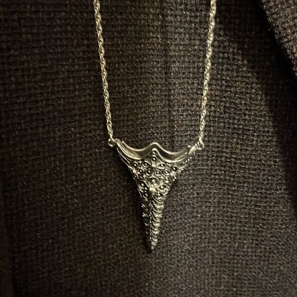 Vase Flower holder necklace, pendant. Like new condition. - Picture 13 of 13